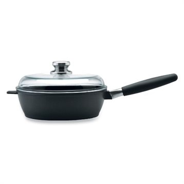 Poêles, poêlons et sauteuses : Sauteuse Cast Line 28cm avec couvercle