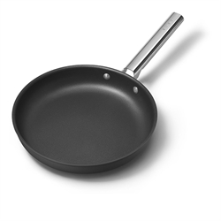 Poêle aluminium antiadhésive 28 cm noir mat Smeg